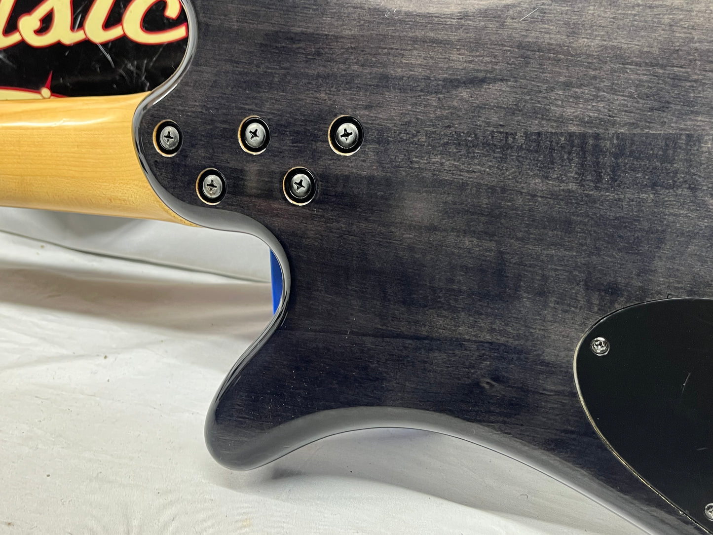 Spector Q5 Doublecut HH 5-String Electric Bass