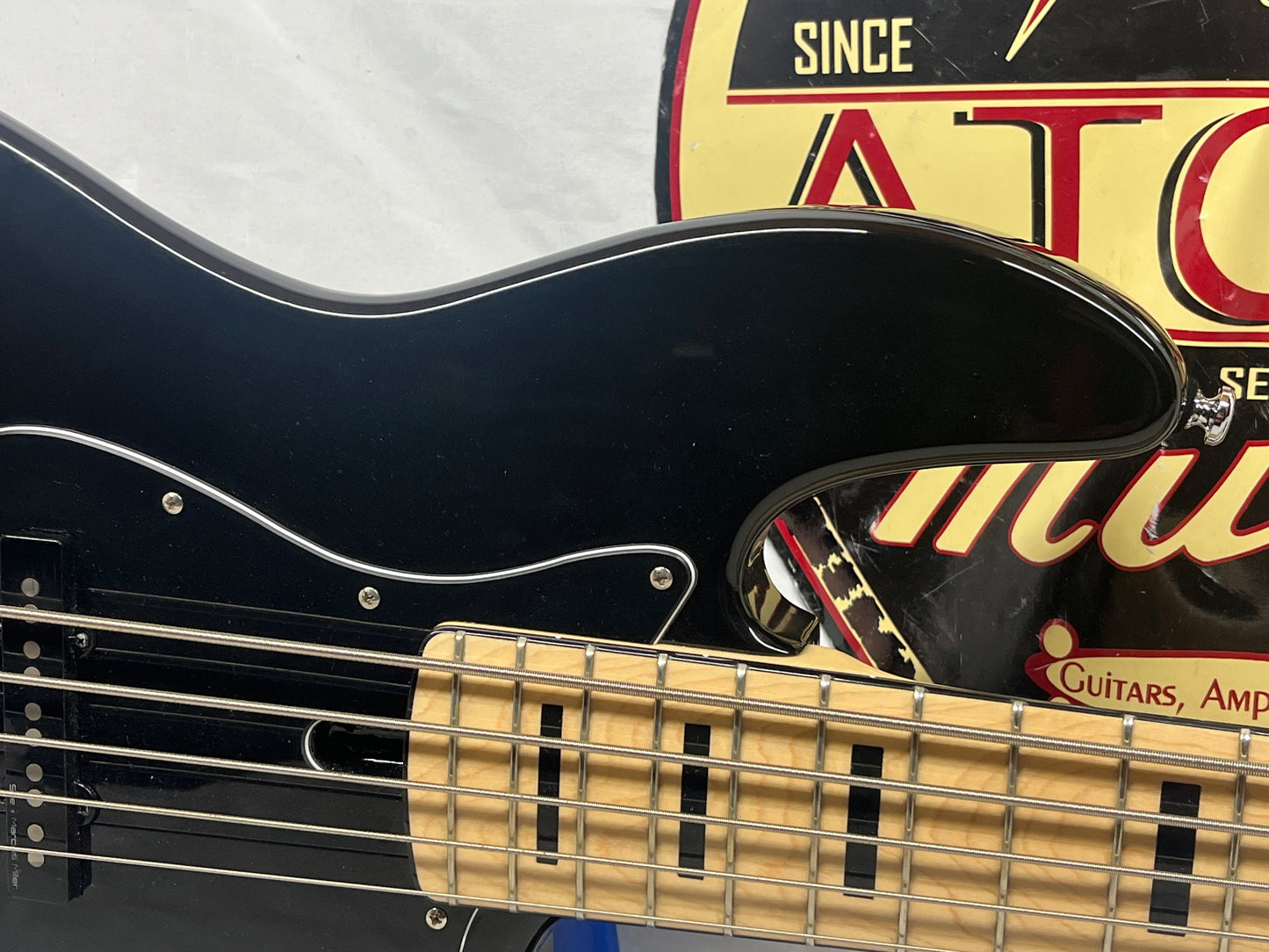 Sire Marcus Miller V7 5-String Doublecut Electric Bass