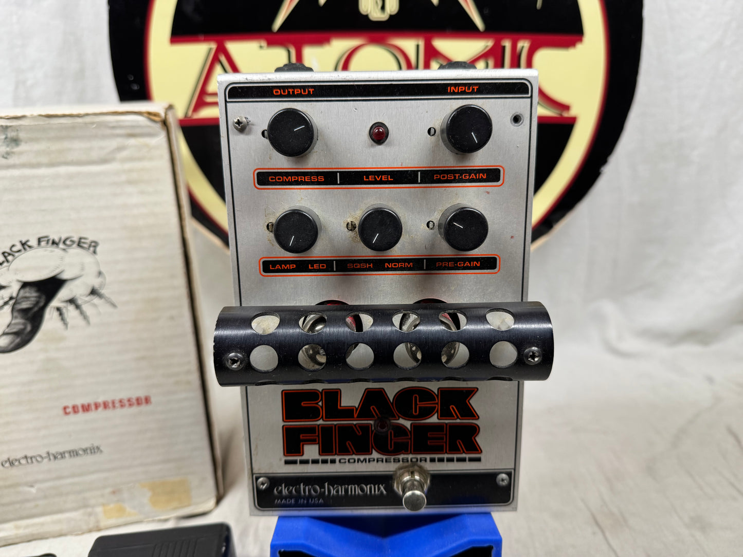 Electro-Harmonix Black Finger Tube Compressor Pedal with Power Supply + Box