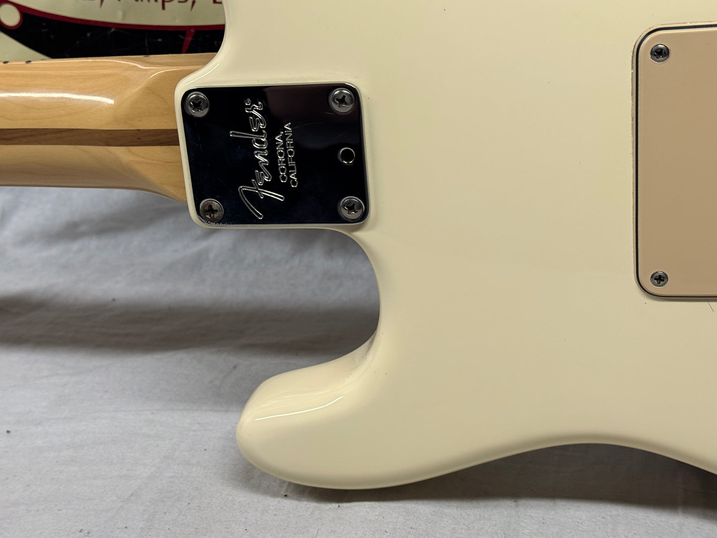 Fender American Standard Stratocaster Guitar with Case 2005 - Olympic White / Maple neck