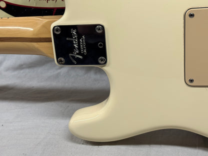 Fender American Standard Stratocaster Guitar with Case 2005 - Olympic White / Maple neck