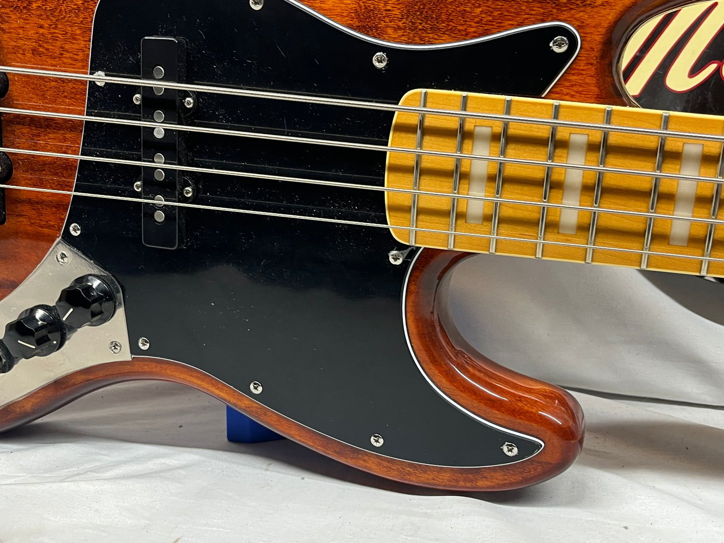 Squier Classic Vibe Active '70s 4-String Electric Jazz Bass - Mocha