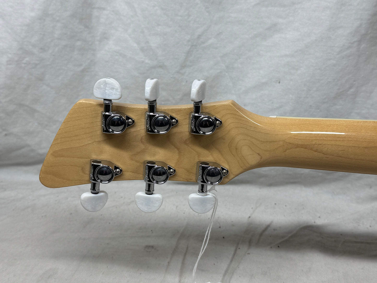 DiPinto Mach IV 4 Guitar with Case
