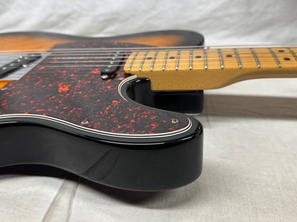 Fender American Telecaster Guitar 2000 - 2-Color Sunburst / Maple neck