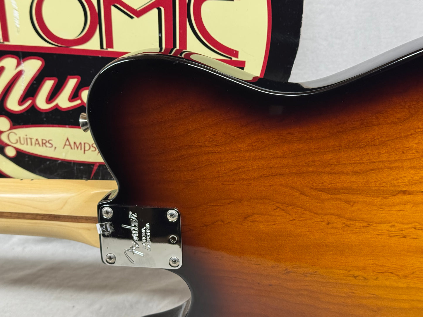 Fender American Professional Telecaster Guitar 2017 - 2-Color Sunburst / Maple neck