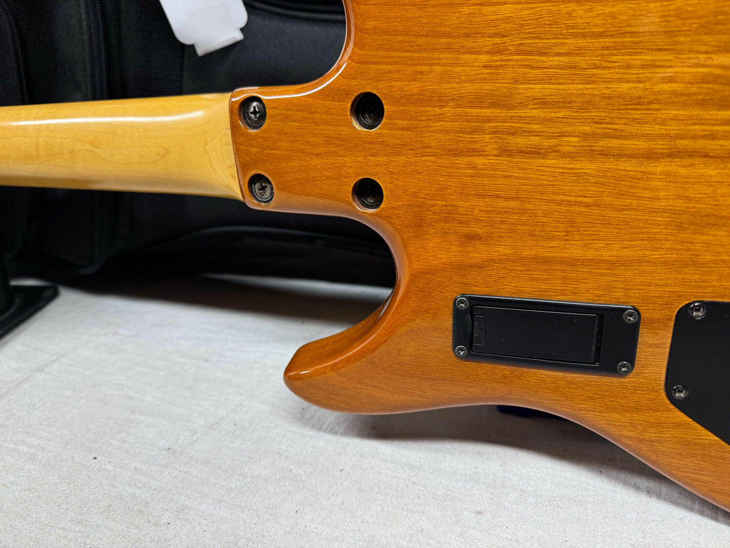 Brian Moore iM i2000 Series Model iGuitar8.13 iGuitar 8.13 Guitar with Roland Synth Access + Gig Bag - MIK Made In Korea 2001