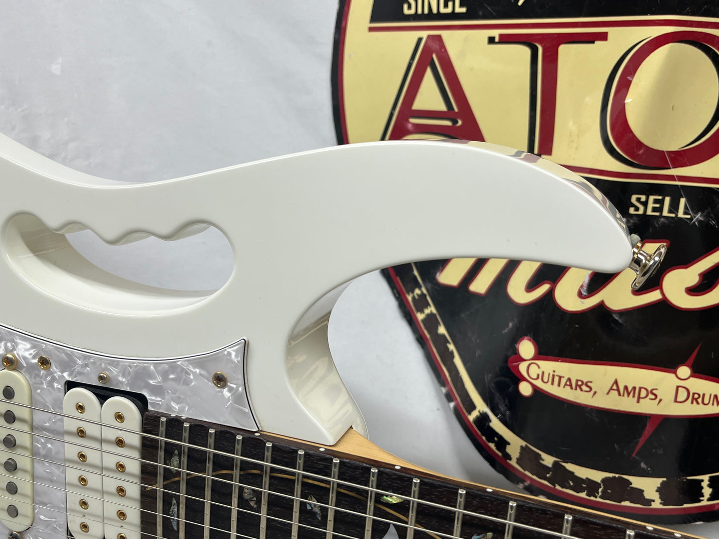 Ibanez JEM7V Prestige Steve Vai Signature HSH Electric Guitar with Hard Case - White
