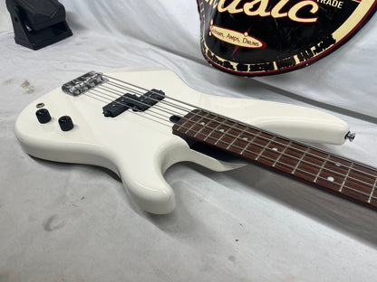Yamaha RBX-200 4-String Doublecut Electric Bass