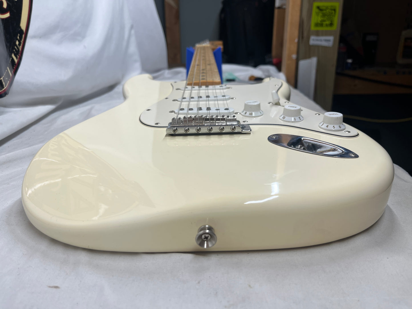 Fender Classic Series '70s Stratocaster strat Electric Guitar MIM - Made in Mexico - Olympic White