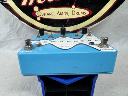Pigtronix EMT Tremvelope Optical Stereo Tremolo Pedal
