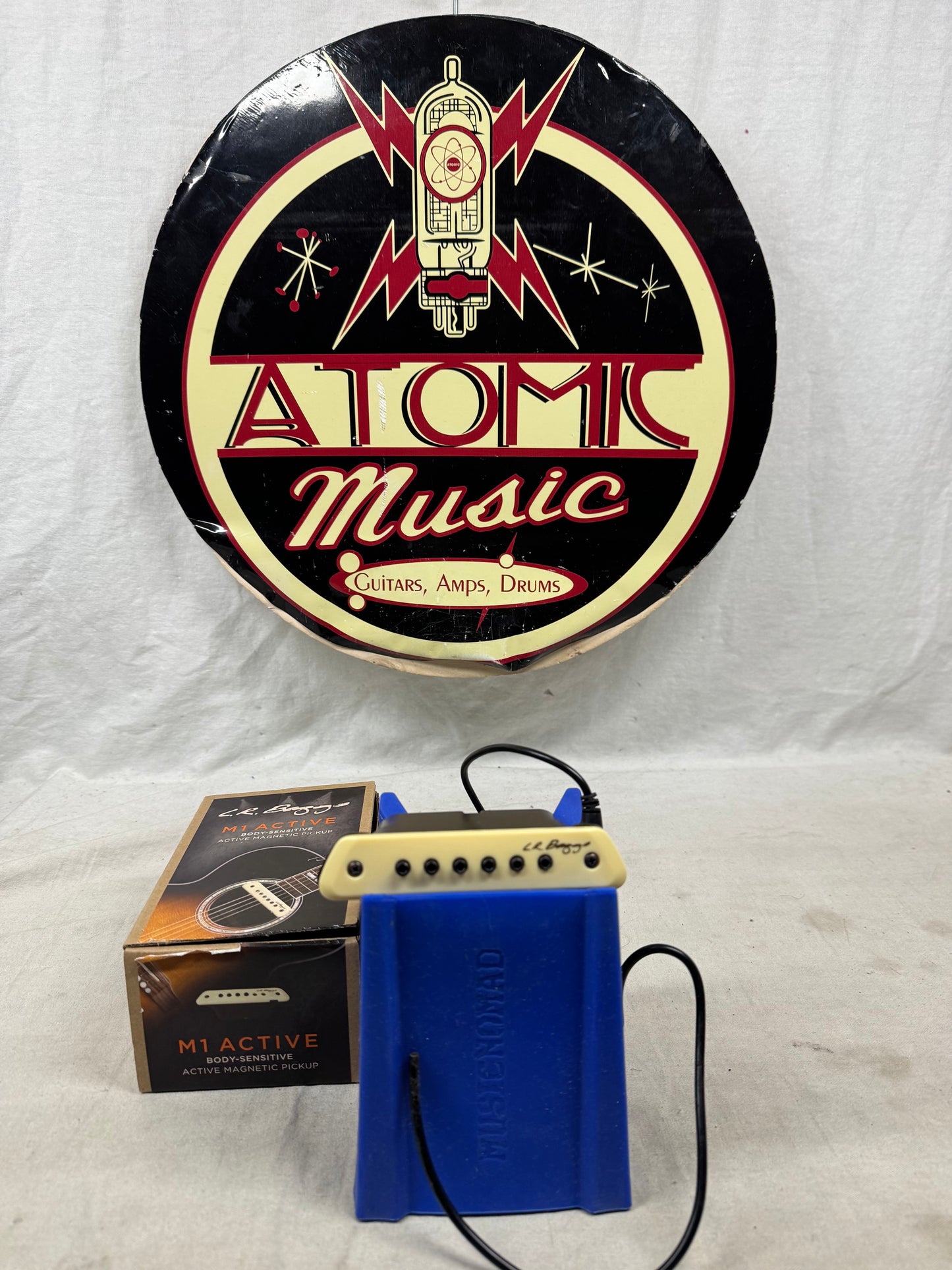 LR Baggs M1 Active Acoustic Guitar Pickup with Box