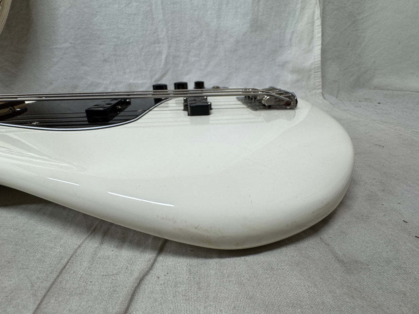 Fender American Performer Jazz Bass 4-string J-Bass with Gig Bag 2019 - Arctic White / Rosewood fingerboard