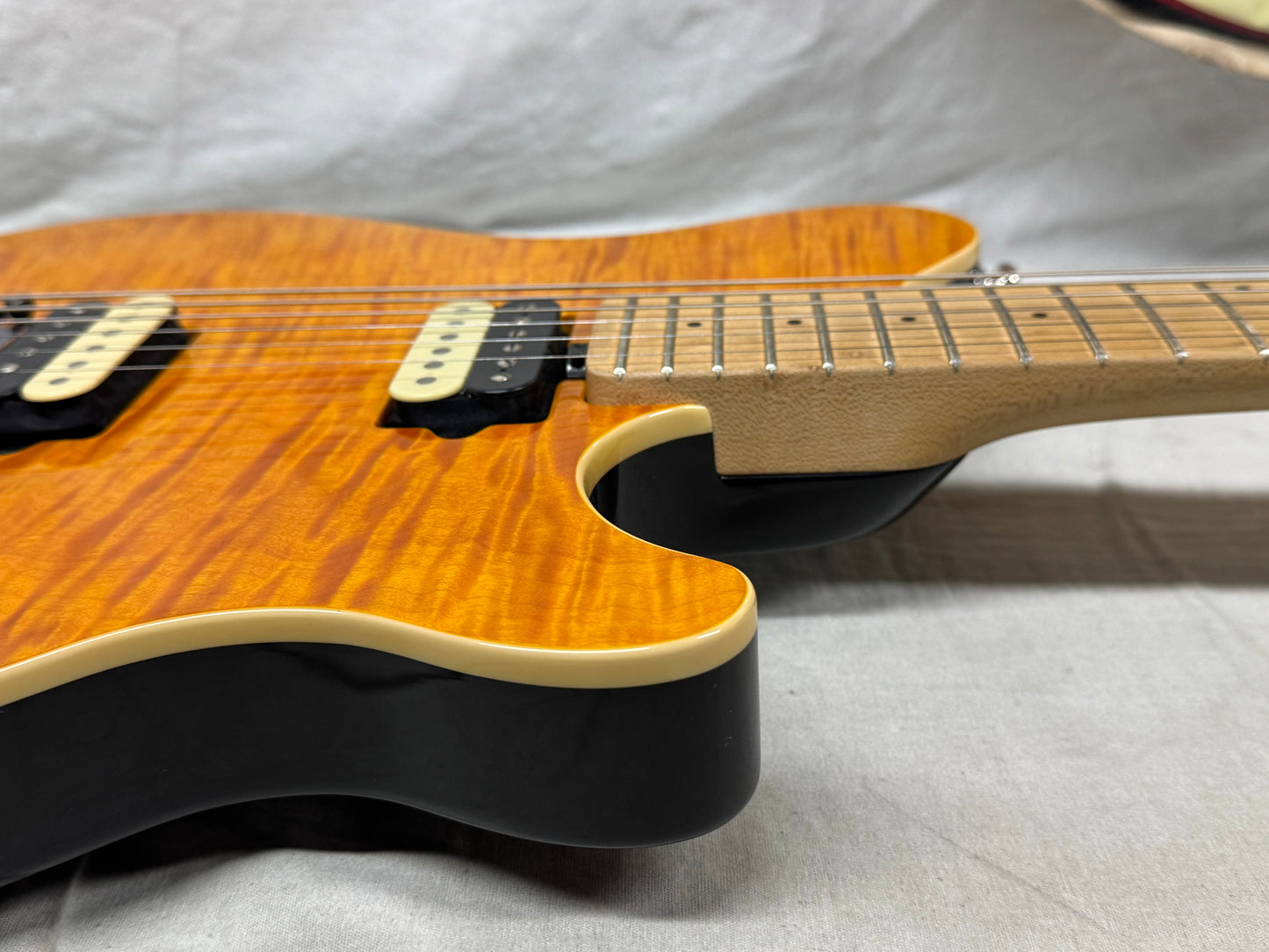 Ernie Ball Music Man Axis Guitar with Hard Case 2007