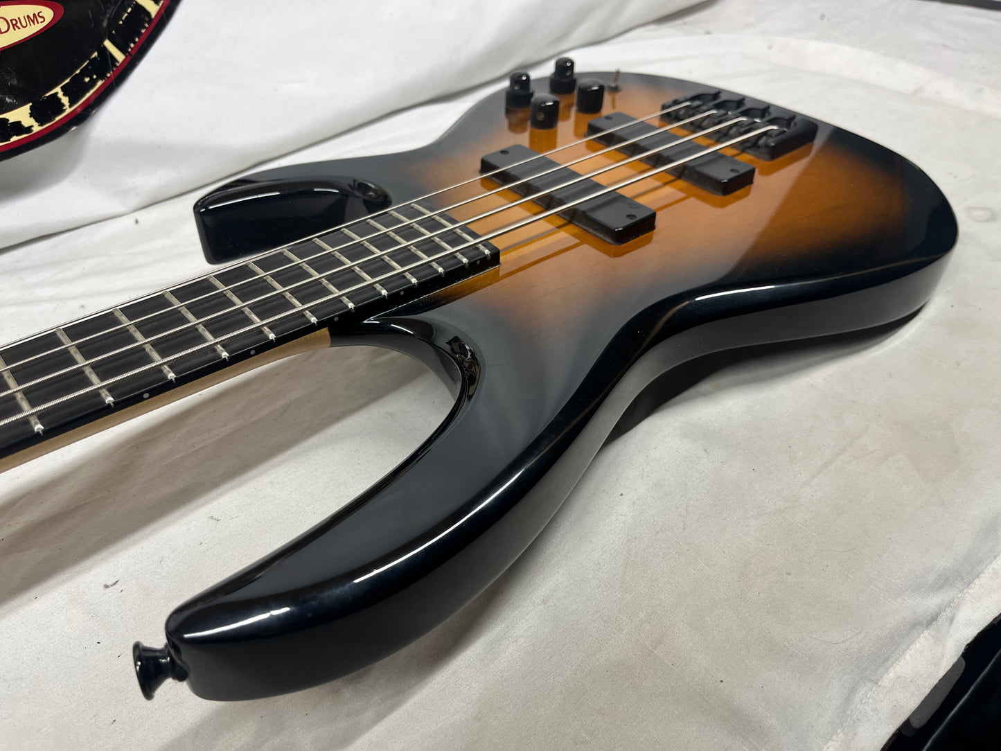 Carvin LB70 4-String Doublecut Electric Bass