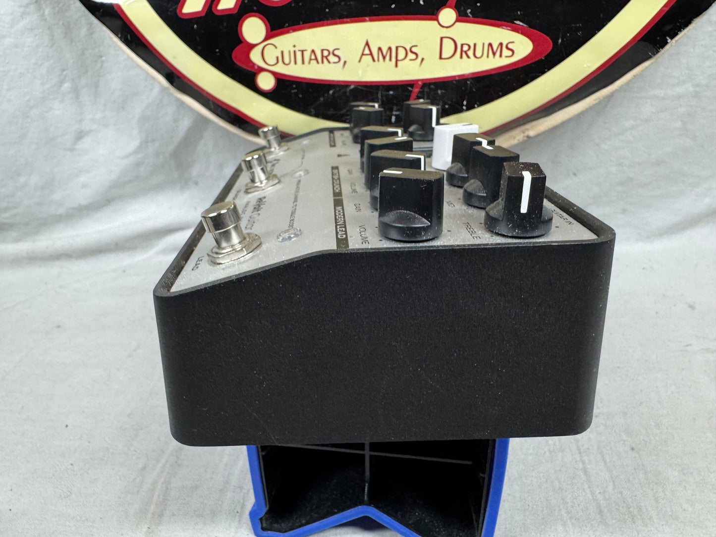 Two Notes ReVolt Guitar Analog Amp Simulator Pedal with Power Supply