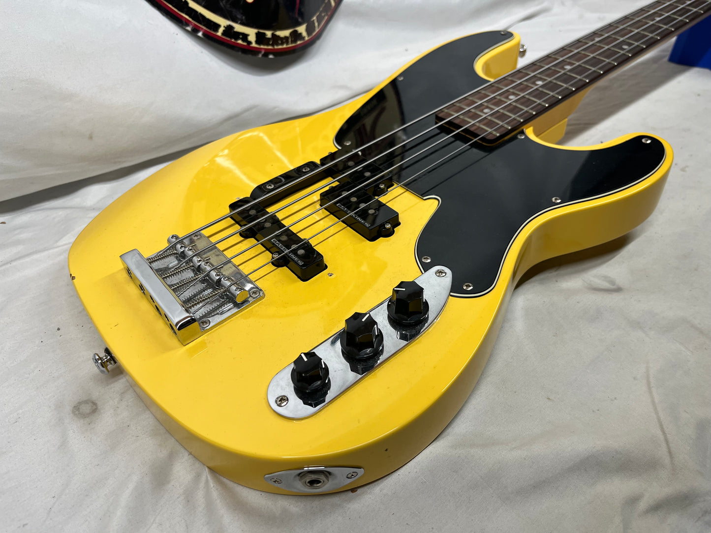 Schecter Model T Diamond Series 4-String Doublecut Electric Bass