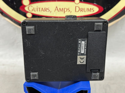 Tech 21 SansAmp GT2 gt 2 v2 Guitar Tube Amp / Cab Emulator / Preamp / Overdrive / Boost Pedal - 1 replaced knob