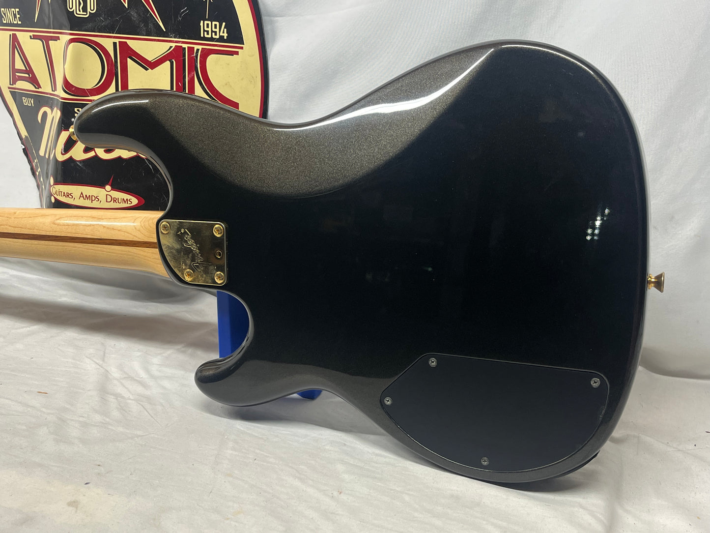 Fender Precision Bass P-Bass Lyte 4-String Electric Bass with Hard Case MIJ - Made in Japan