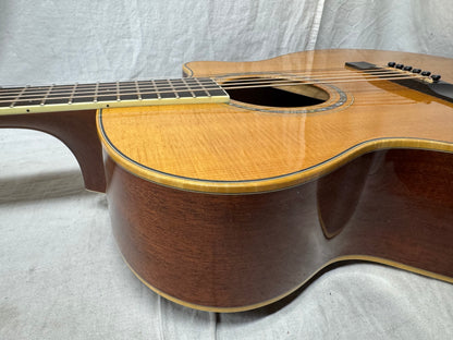 Larrivee 05 Select Series OMV-05 omv05 Single Cutaway Acoustic Guitar with Case -- *Split in Top / Cracks*