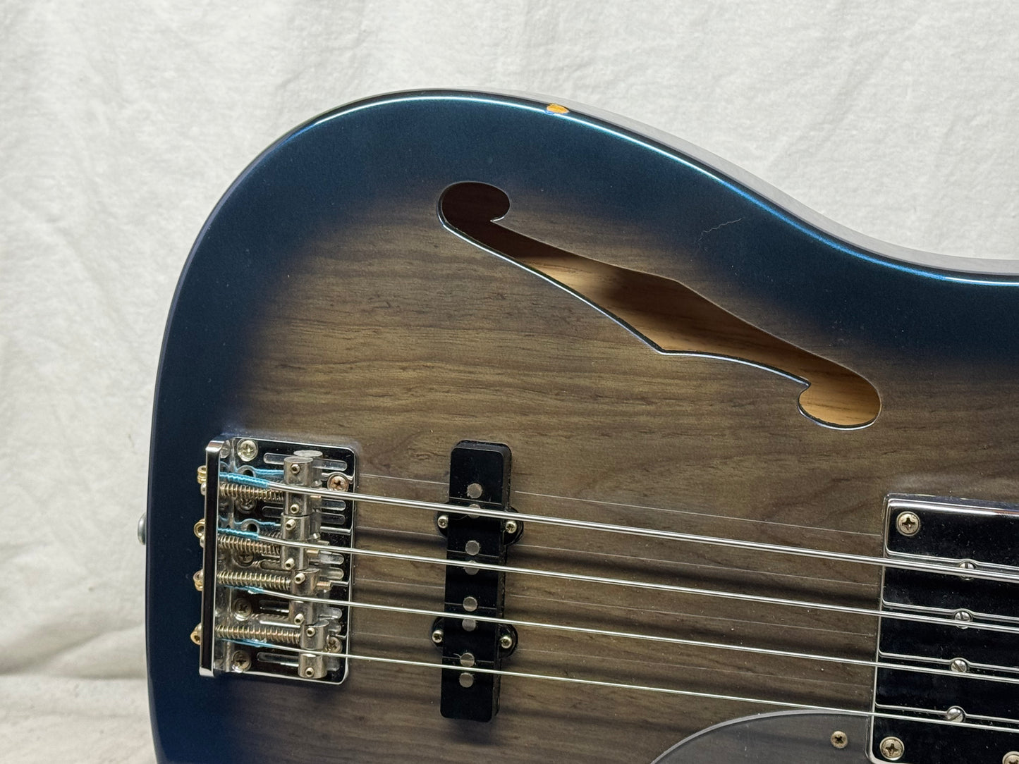 Fender TNB-110SPL TNB SPL J-Craft Thinline Telecaster Bass Special 4-string Semi-Hollowbody Bass 2002 - 2004 - Blue Violet Burst