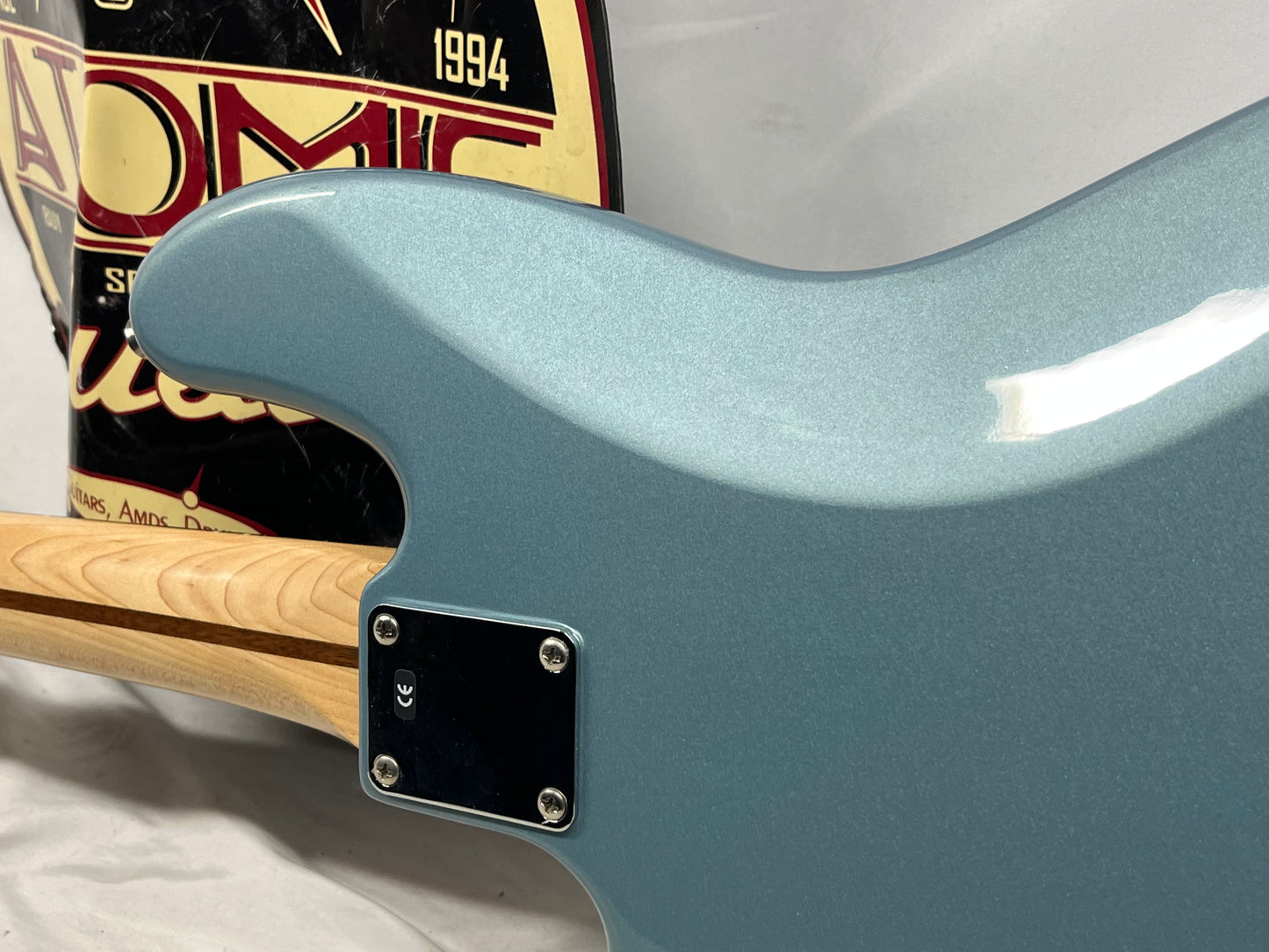 Fender Standard Fretless 4-String Electric Jazz Bass - Blue Agave