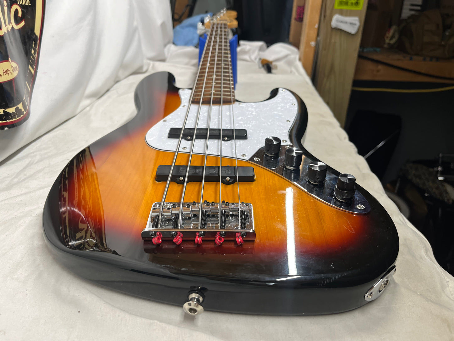 Fender Deluxe Active Jazz Bass V 5-String Electric Bass 2006 - Brown Sunburst