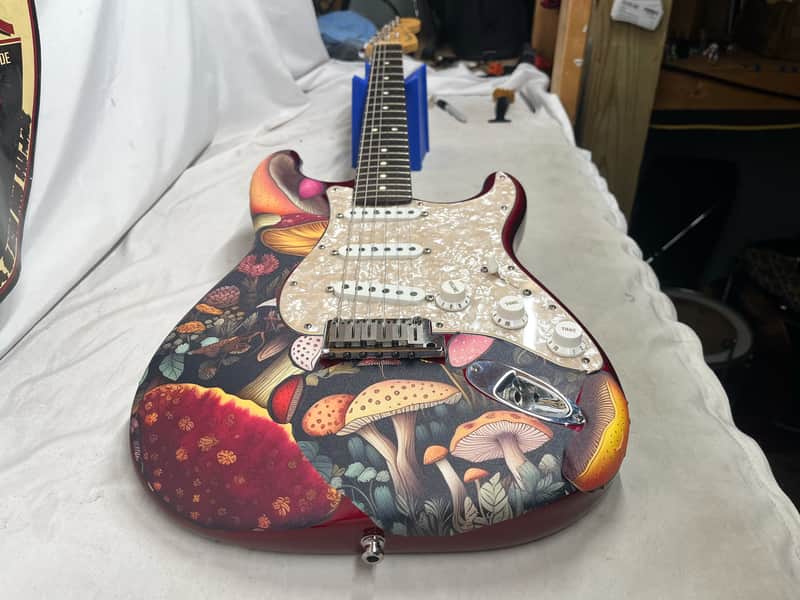 Fender Roadhouse Stratocaster Strat Electric Guitar - Image 18