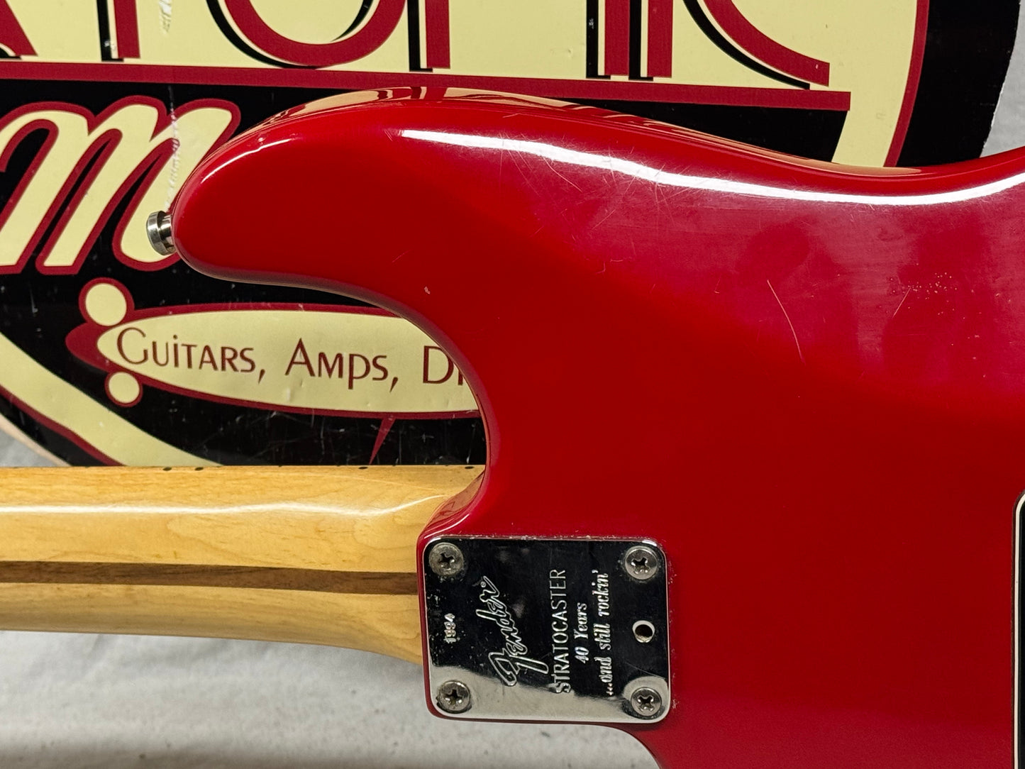 Fender Limited Edition '94 American Special Stratocaster Guitar with Case 1994 - Lipstick Red / Maple neck