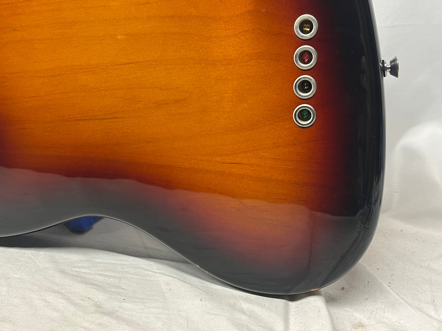 Fender American Standard 4-String Electric Jazz Bass 2011 with Hard Case - 3-Color Sunburst