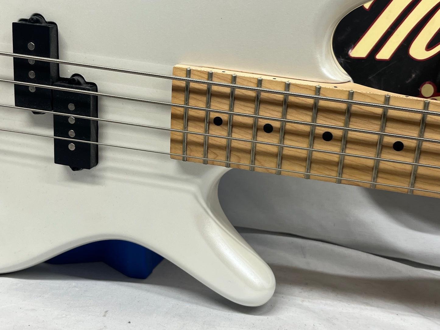 Ibanez Soundgear Gio GSR200M 4-String Electric Bass