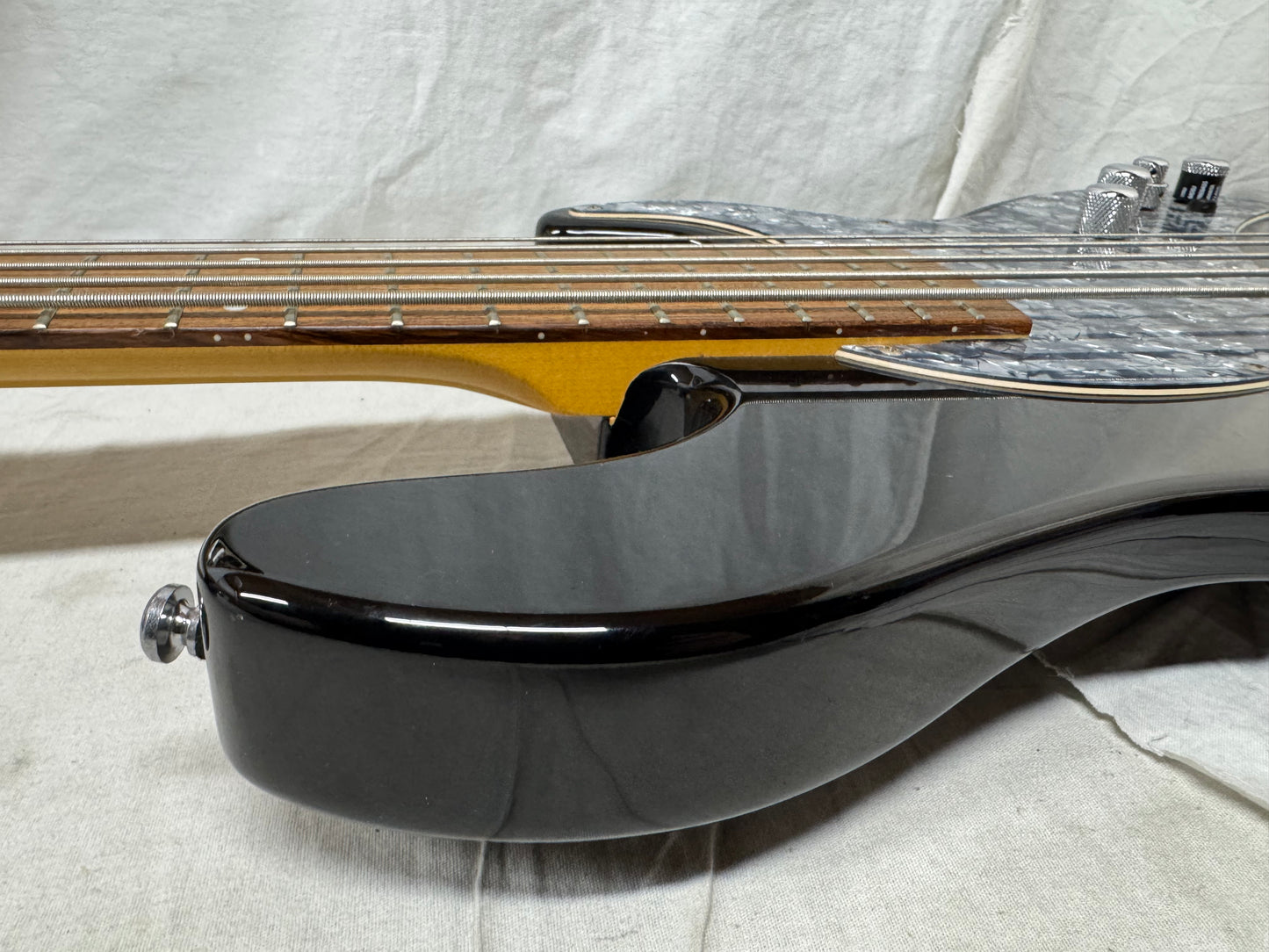 Line 6 Variax Model 700 4-string Bass 2005