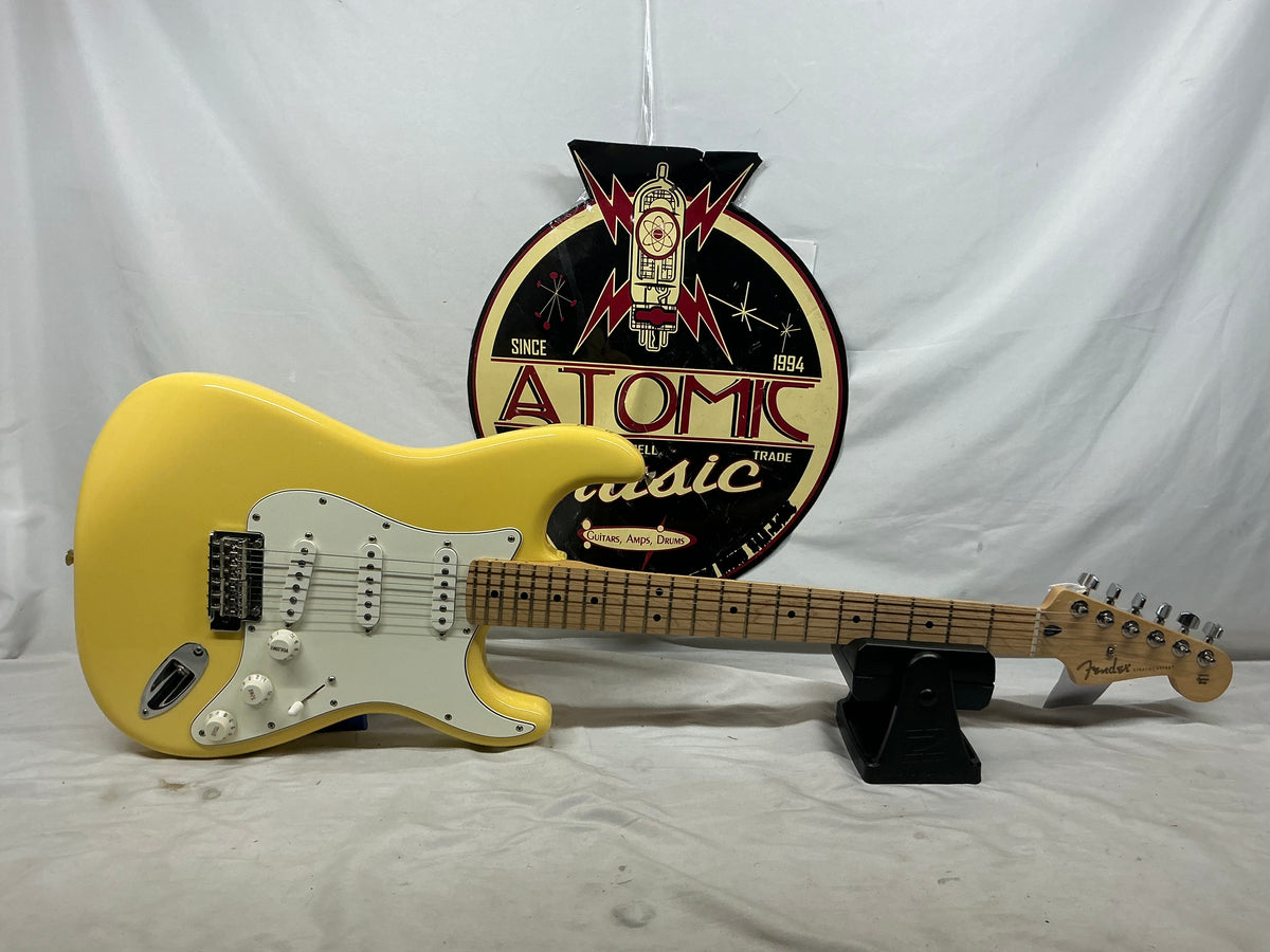 Fender Player Stratocaster 2022 - Butter Cream - Maple Fingerboard