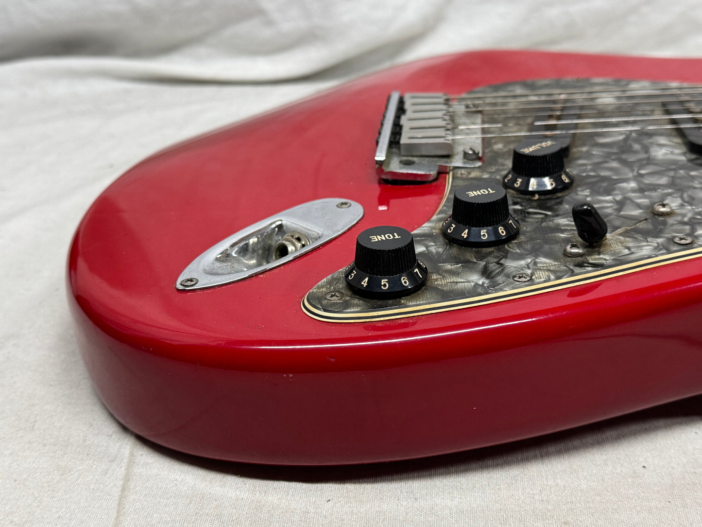 Fender Limited Edition '94 American Special Stratocaster Guitar with Case 1994 - Lipstick Red / Maple neck