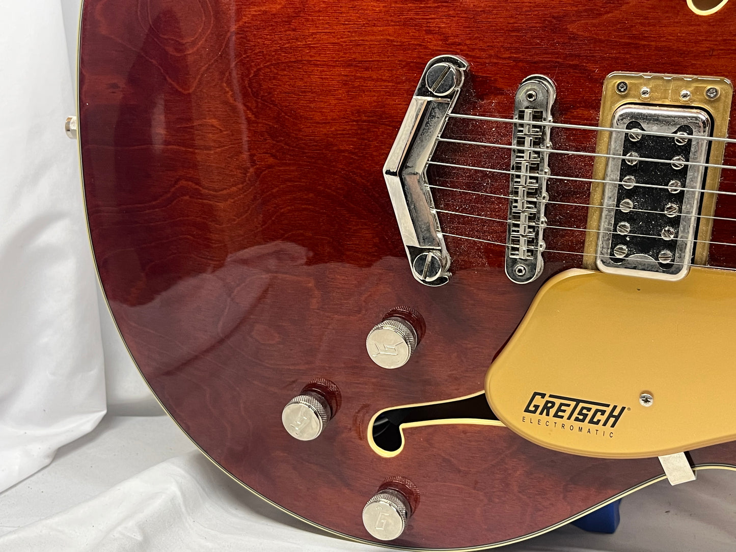 Gretsch G5622 Semi-Hollow Body Electric Guitar