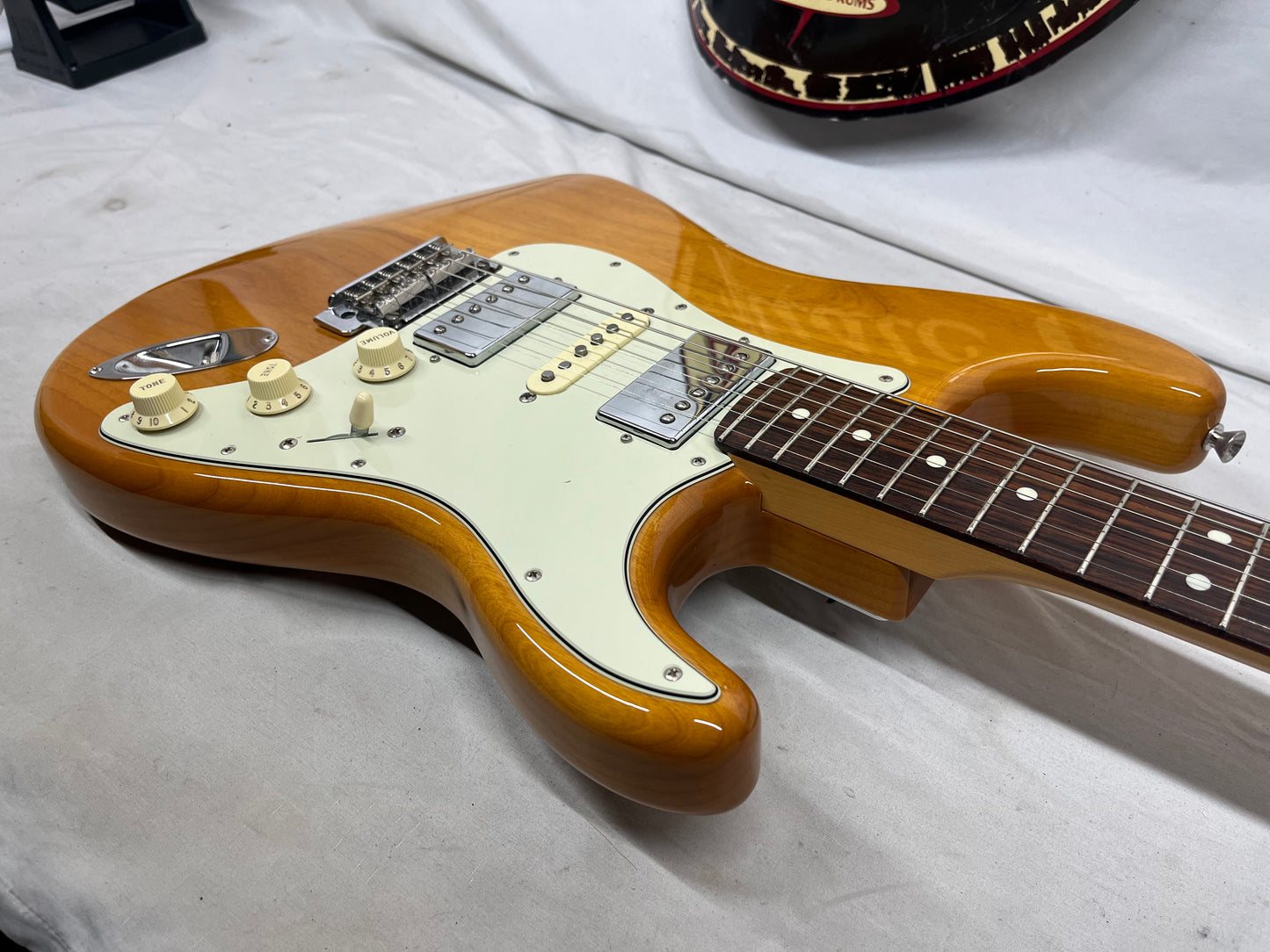 Fender 2024 Collection, Made in Japan Hybrid II Stratocaster Strat HSH with Gig Bag - Vintage Natural