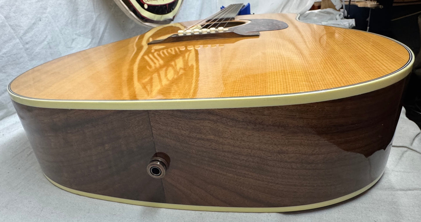 Gibson J-45 j45 Studio Jumbo Acoustic Guitar with Road Runner Case 2019