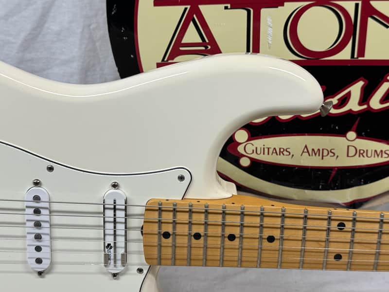 Fender EOB Sustainer Ed O'Brien ( Radiohead ) Signature Stratocaster Guitar with Case - Image 4