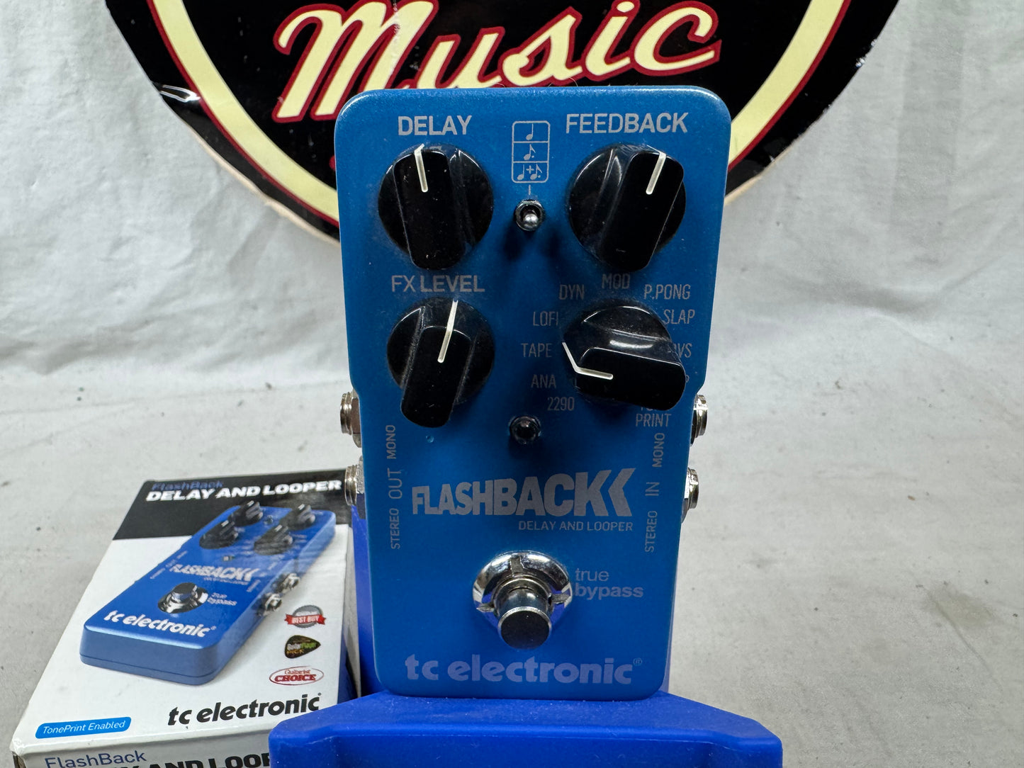 TC Electronic Flashback v1 Delay Looper Pedal with Box