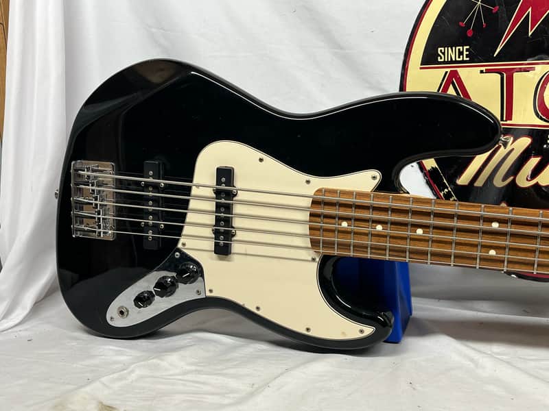Fender Standard Jazz Bass V 5-String Electric Bass - Image 2