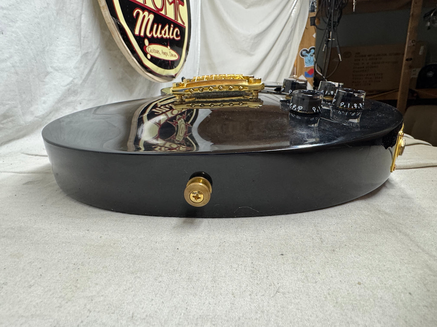 Gibson Les Paul Studio Guitar 2019 - Ebony / Black