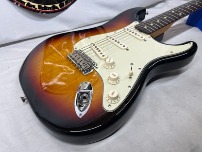 Fender Classic Series '60s Stratocaster strat Electric Guitar - 3-Color Sunburst