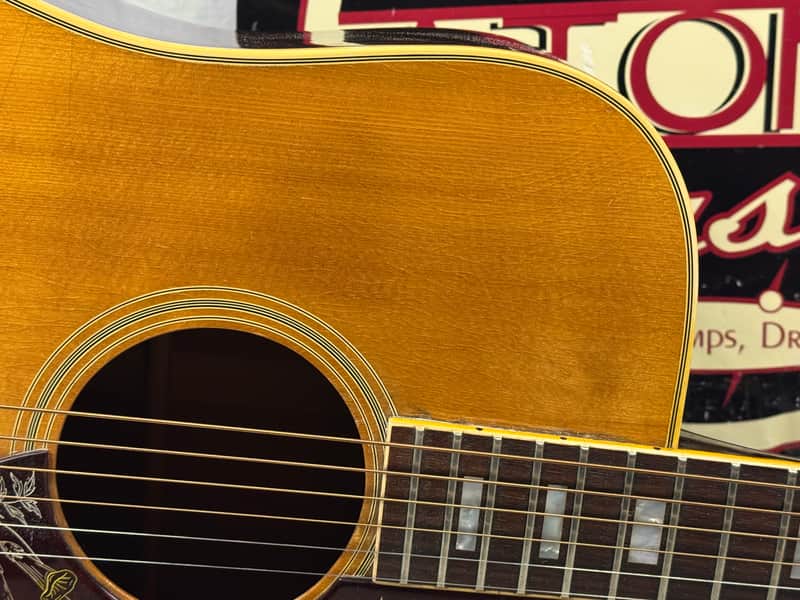 Gibson Hummingbird Dreadnought Acoustic Guitar with Case - needs work! - Image 3