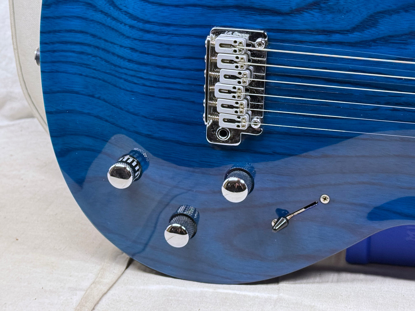Line 6 Variax 700 Guitar with Gig Bag - MIJ Made In Japan 2006 - Blue