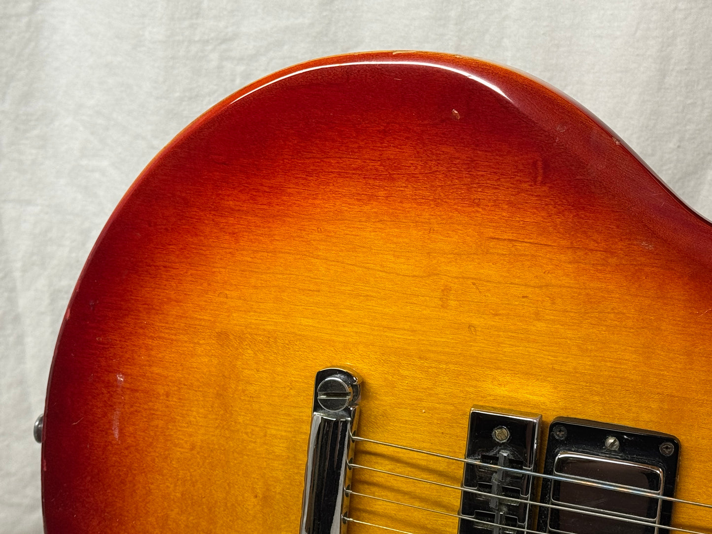 Gibson L6-S l 6s Custom Singlecut Guitar with Case - Cherry Sunburst