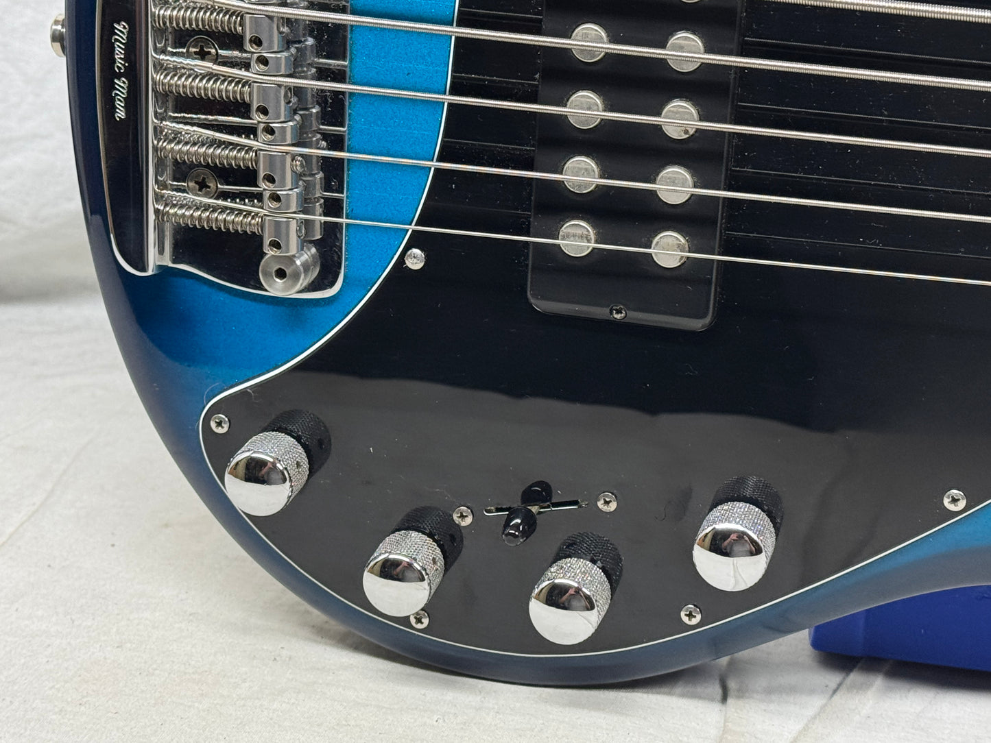 Ernie Ball Music Man StingRay sting ray 5H 5-string Bass with Case 2001 - Blue Dawn