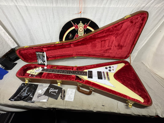 Gibson DSVS00CWCH1 '70s Flying V Guitar with Case 2023 - Classic White