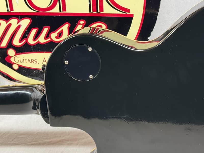 Gibson Les Paul Classic Guitar with Case - Image 12