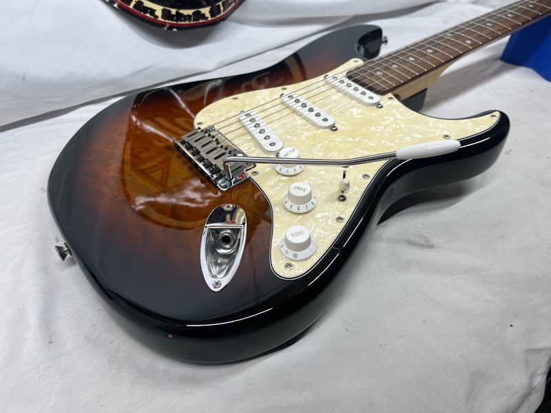Squier Deluxe Series Stratocaster strat - Image 17