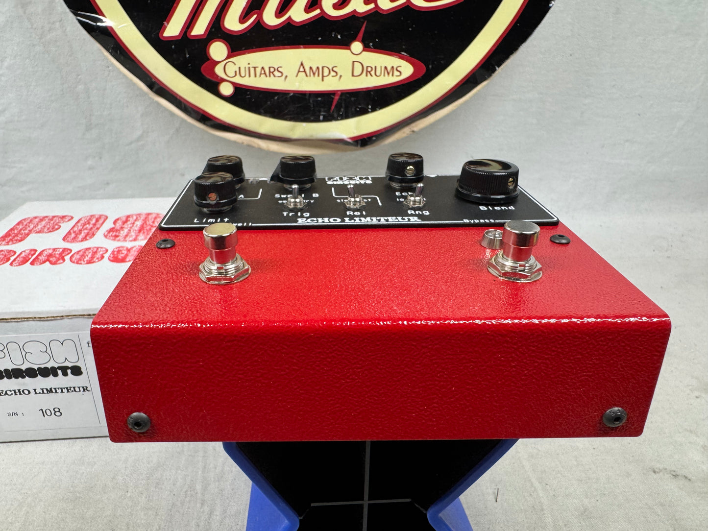 Fish Circuits Echo Limiteur Delay Pedal with Box