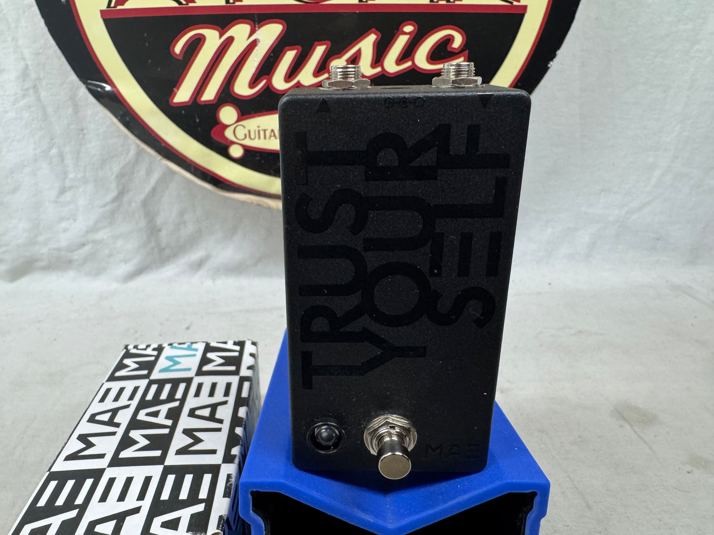Mask Audio Electronics MAE Trust Yourself Distortion Pedal with Box